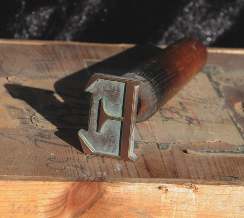 Buchstabe vergoldestempel - "e",
