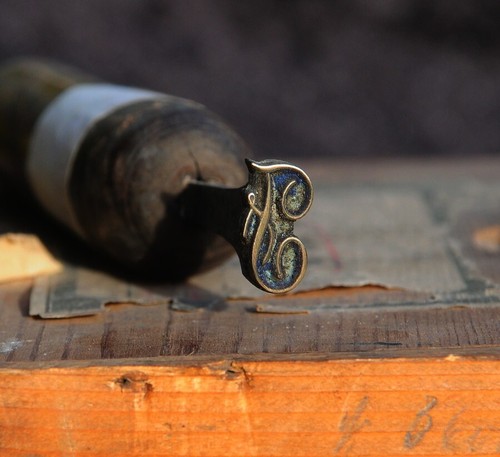 Buchstabe vergoldestempel - buchstabe,