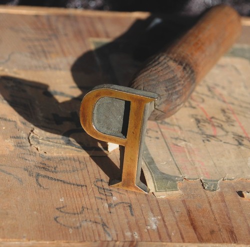Buchstabe vergoldestempel - buchstabe, "p"